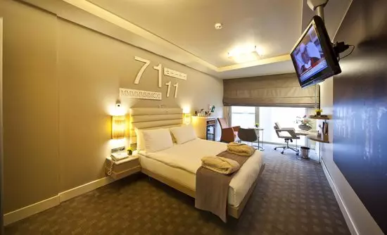 اتاق The Peak Hotel